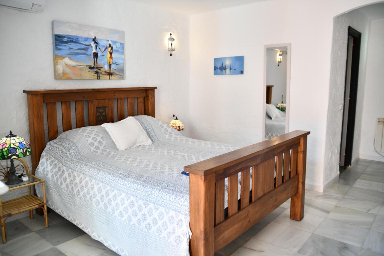 Sea Shells At Bahia Dorada Villa Естепона Екстериор снимка