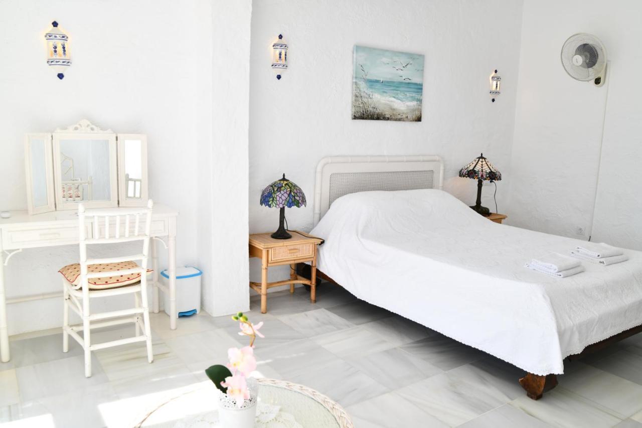 Sea Shells At Bahia Dorada Villa Естепона Екстериор снимка