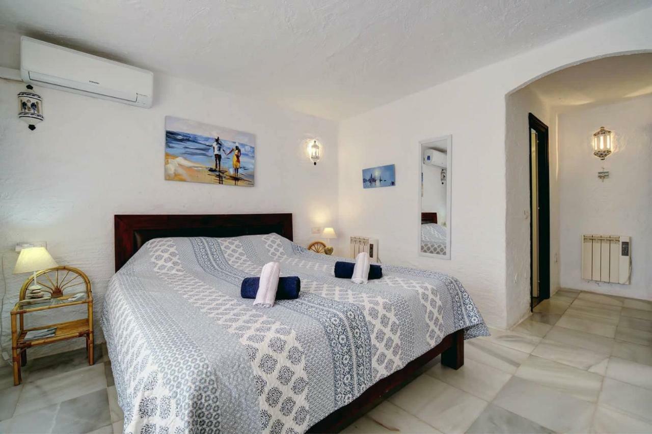 Sea Shells At Bahia Dorada Villa Естепона Екстериор снимка